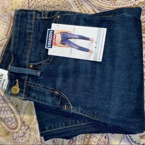Levi’s dark blue Jeans